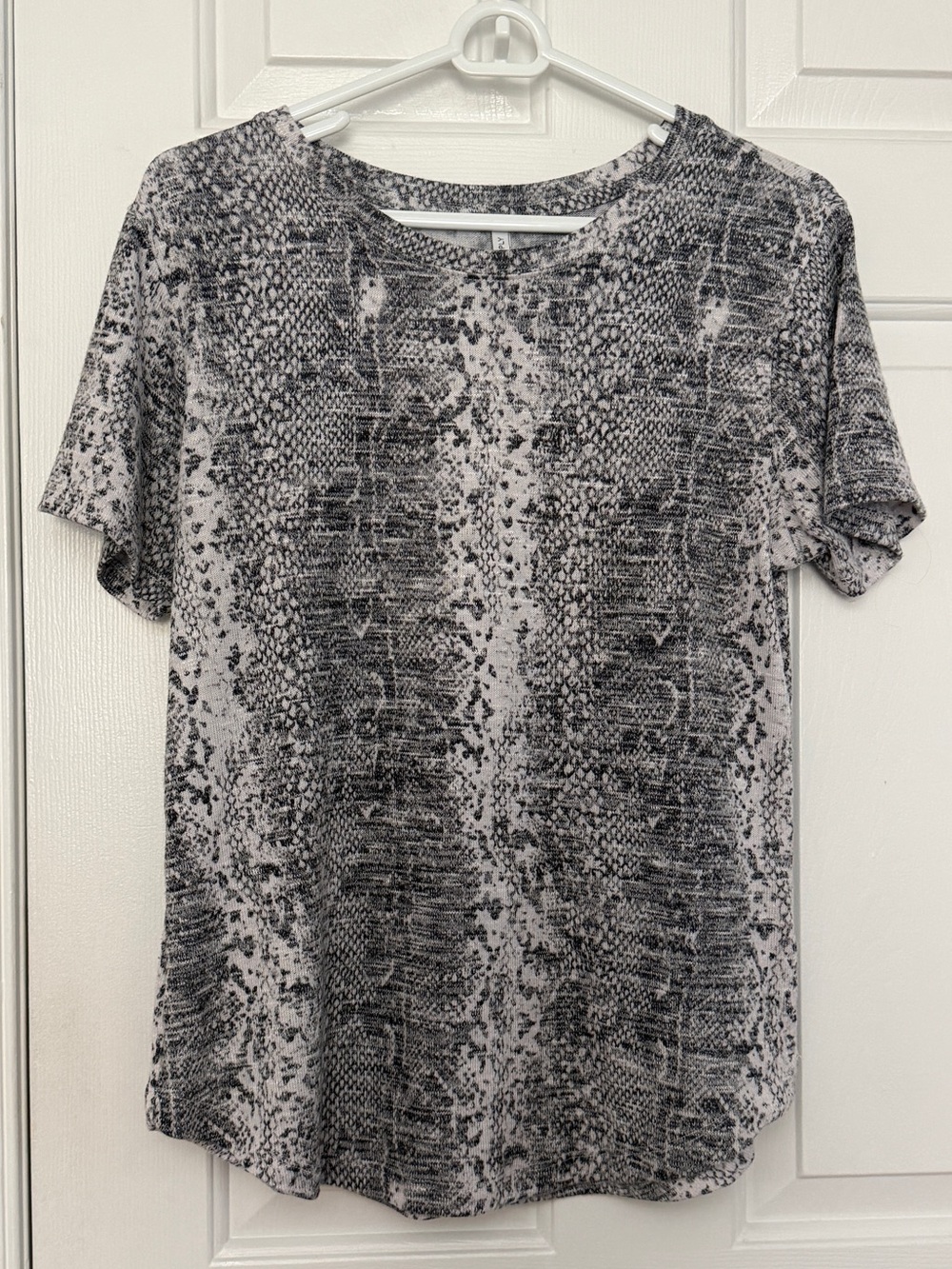 Z Supply Short Sleeve Crewneck Top in Black and White Snake-Print